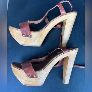 Steve Madden Brown Leather Platform wood heals